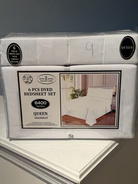 Queen sized 6-Piece  Bed Sheet Set - White (Queen) New